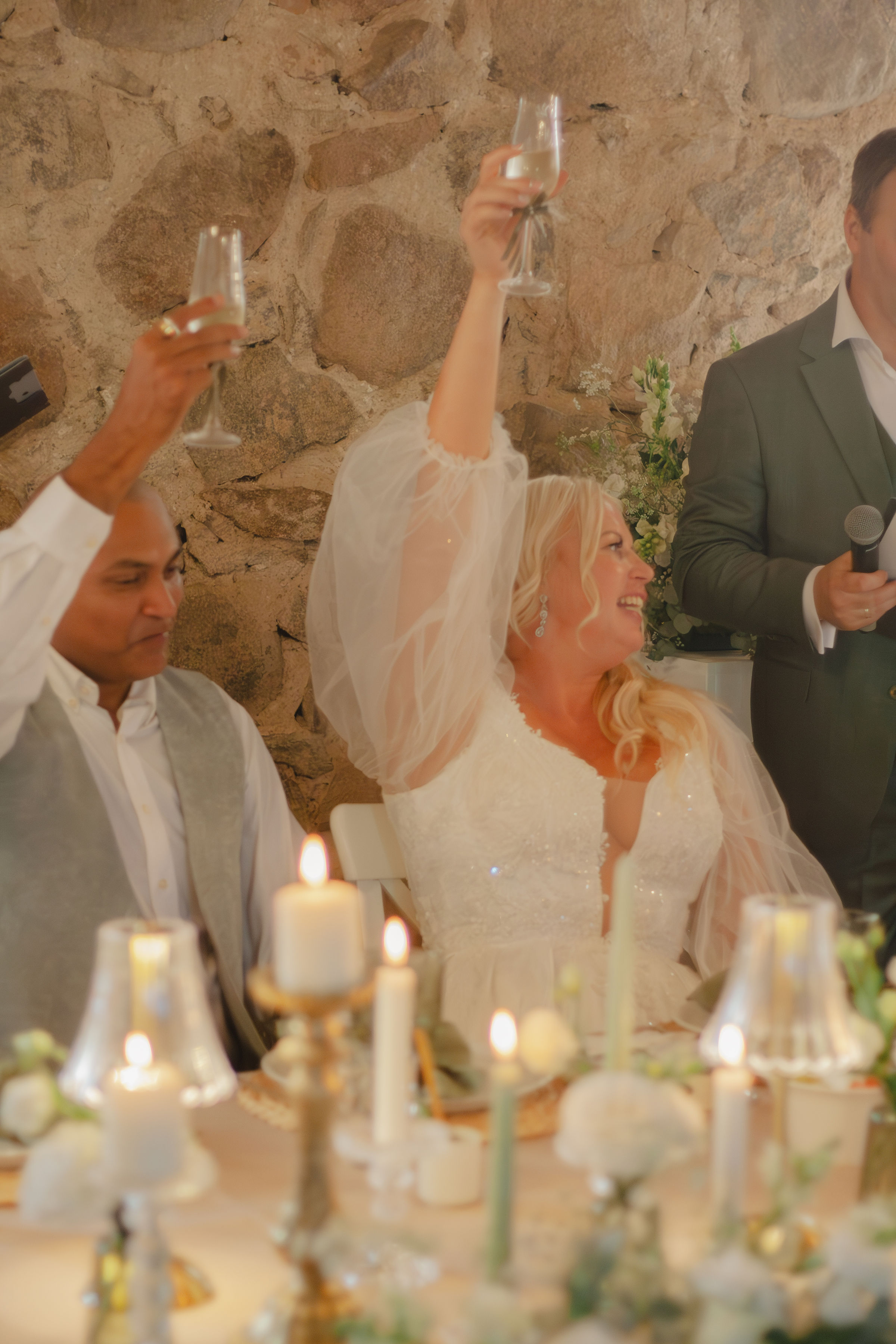 A first dance beneath warm fairy lights